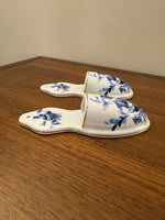 Vintage Chinoiserie Style Small Porcelain Wall Pocket Holder Vase