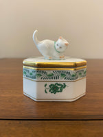 Herend Hungary Octagon Shaped Porcelain Trinket box Kitten 6074/AV