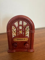 Vintage AM/FM Portable Battery Operated Radio Jukebox Retro Looking