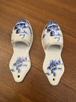 Vintage Chinoiserie Style Small Porcelain Wall Pocket Holder Vase