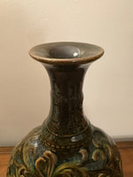 Ceramic Ornate Glossy Vitrified Vase