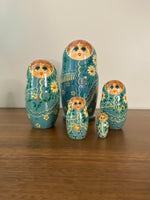 Matryoshka Hand Crafted-Painted Wooden Nesting Dolls 5 piece