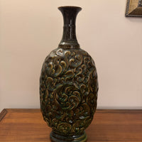Ceramic Ornate Glossy Vitrified Vase