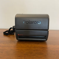 Vintage Polaroid 600 Film One Step Close Up Instant Camera Made in USA
