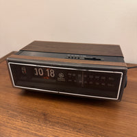 Vintage General Electric Flip Clock Radio Alarm