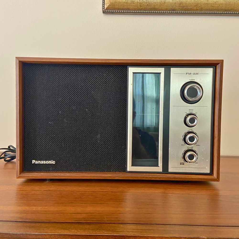 Panasonic Model RE6516 AM/FM RADIO Wooden Case