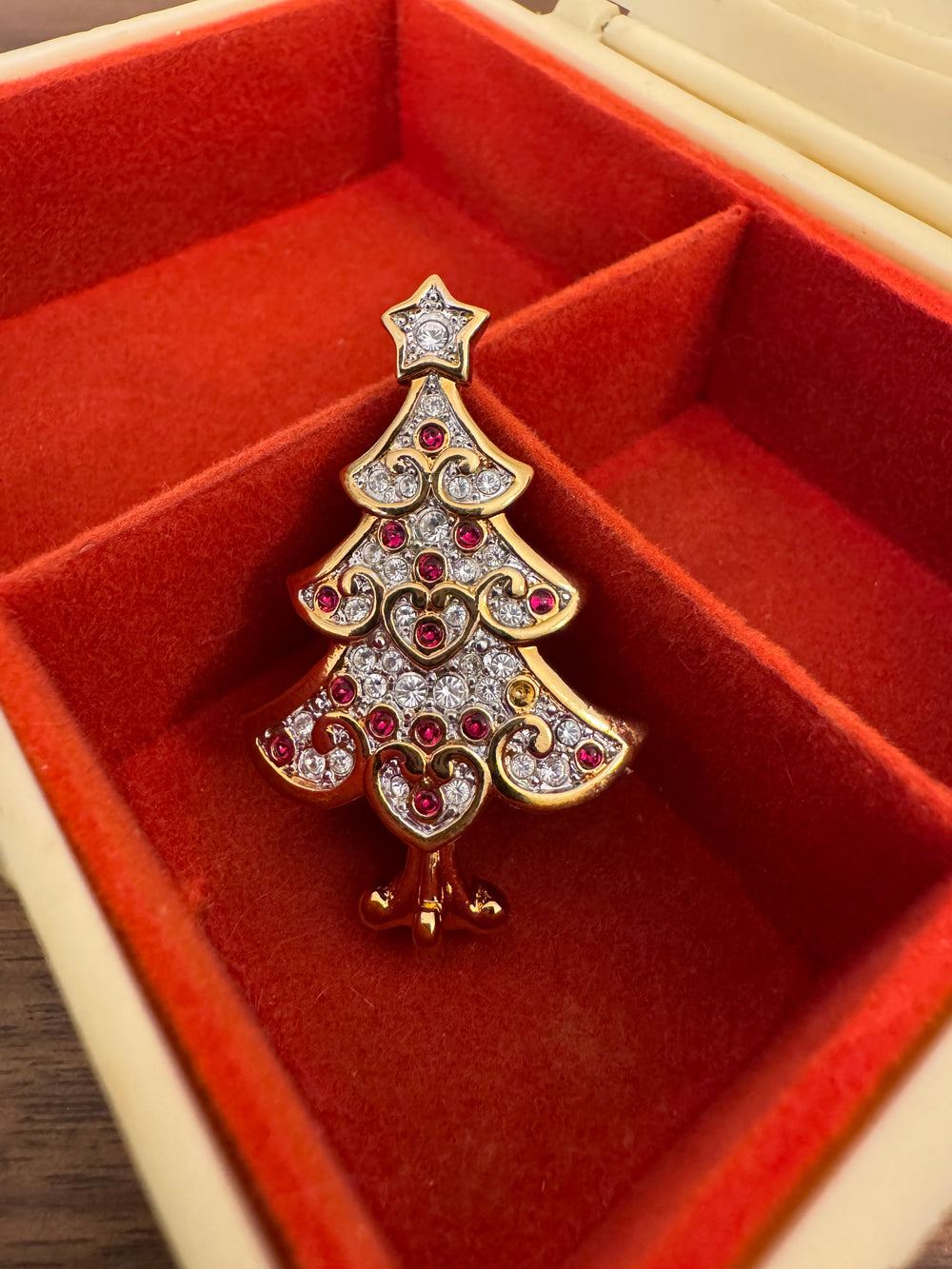 Swarovski Crystals Christmas Tree Brooch Pin READ