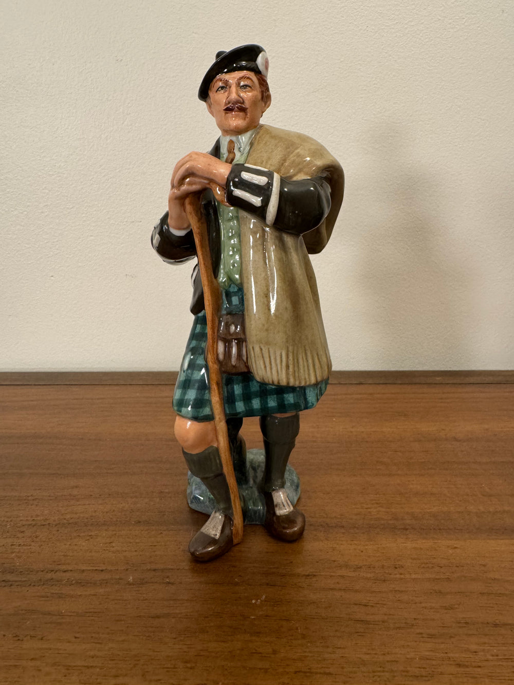 Vintage 1970 English Royal Doulton Porcelain Figure The Laird 2361