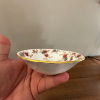 Minton Ancestral English Bone China Scalloped Edge Set