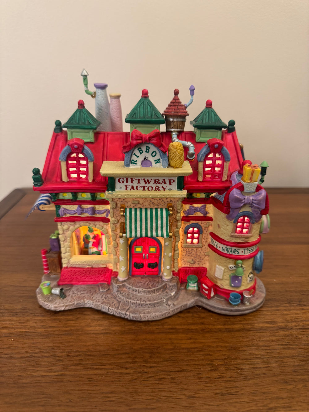 Lemax Santa's Wonderland Porcelain Village Ribbon & Gift-Wrap Factory