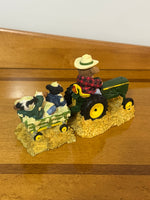 Mary's Moo Moos Cow Figurine Set of 2 Enesco-Deere
