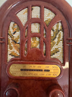 Vintage AM/FM Portable Battery Operated Radio Jukebox Retro Looking
