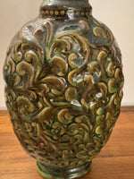 Ceramic Ornate Glossy Vitrified Vase

