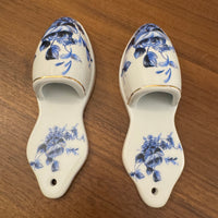 Vintage Chinoiserie Style Small Porcelain Wall Pocket Holder Vase