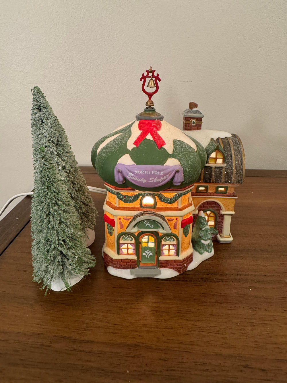 Dept 56 North Pole Series North Pole Beauty Shoppe Village Town Porcelain House