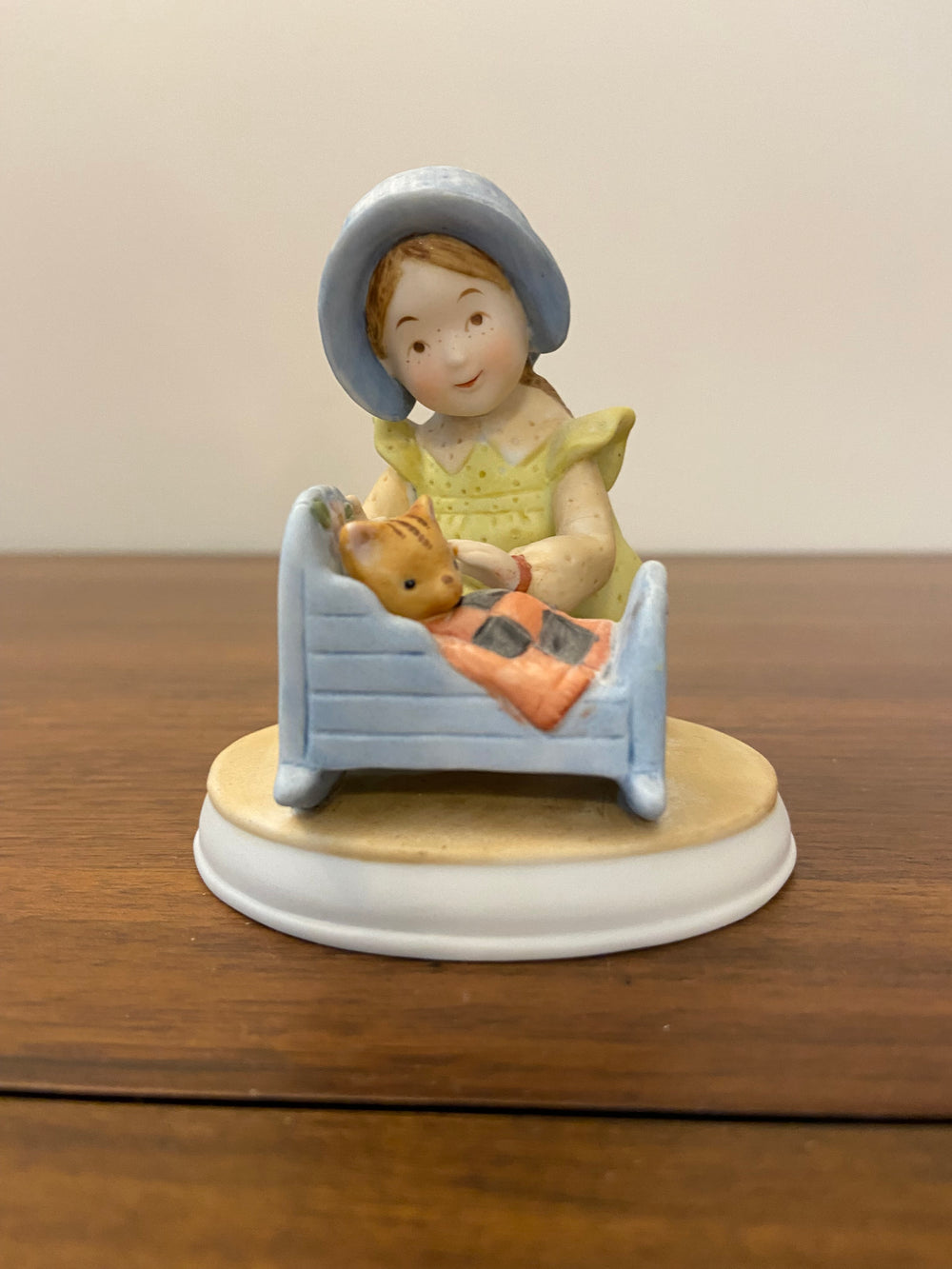 Holy Hobbie Porcelain Figurine Pleasant Dreams