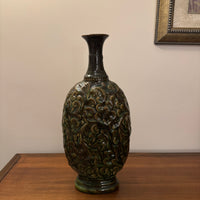 Ceramic Ornate Glossy Vitrified Vase