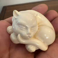 Vintage The Franklin Mint Resin Sleeping Cat Figurine