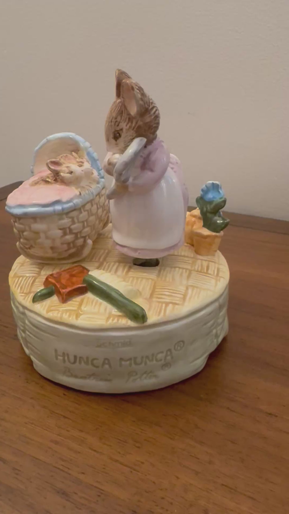 Vintage Schmid The Tale of Two Bad Mice Ceramic Musical Box